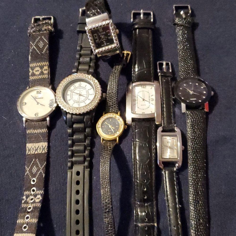 Resellers or Collecters Lot of 7 Black Band‎ Working Watches Geneva Avon Suisse
